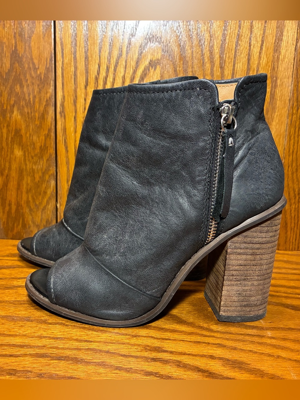Kelsi Dagger Peep Toe Block Heel Ankle Boots Black Leather Size 7.5